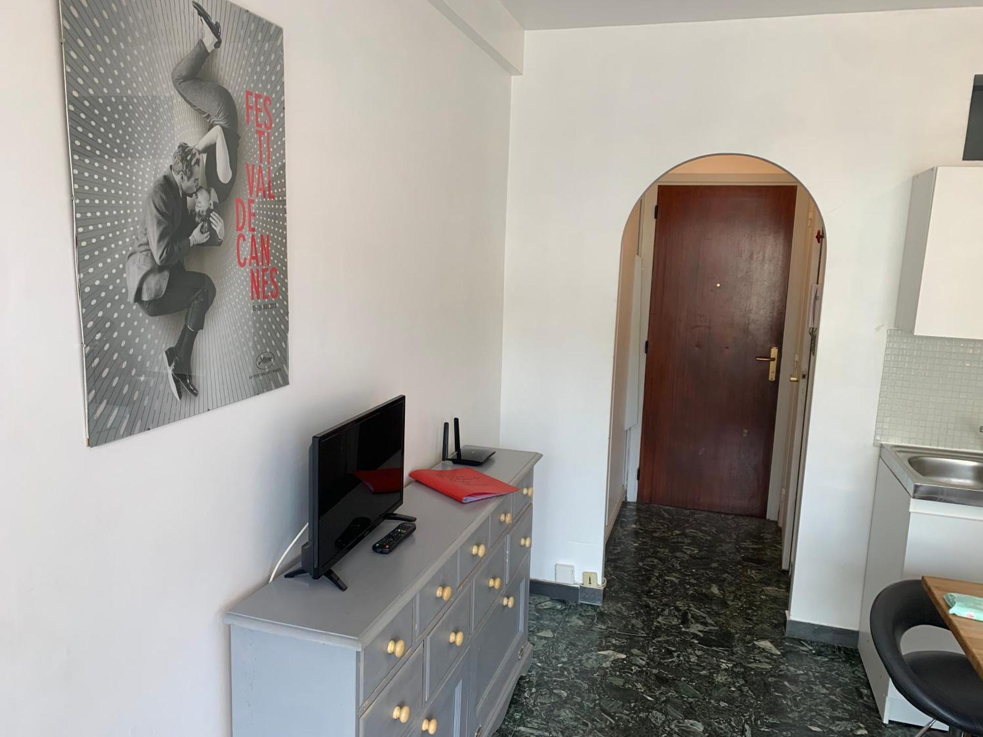 Center Terrace Ac Wifi 200 M From Sea Behind Martinez Appartement
